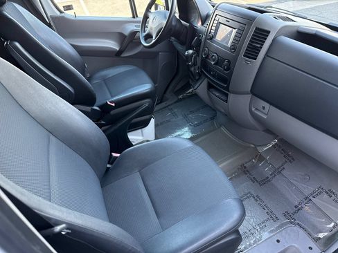 Used 2016 Mercedes-Benz Sprinter 2500 image 16