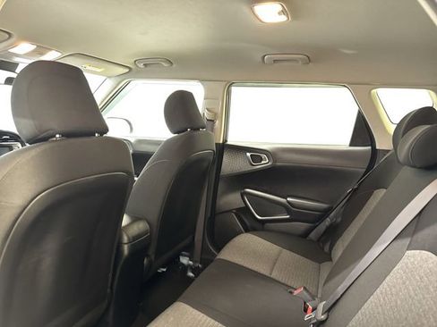 Used 2021 Kia Soul S image 13