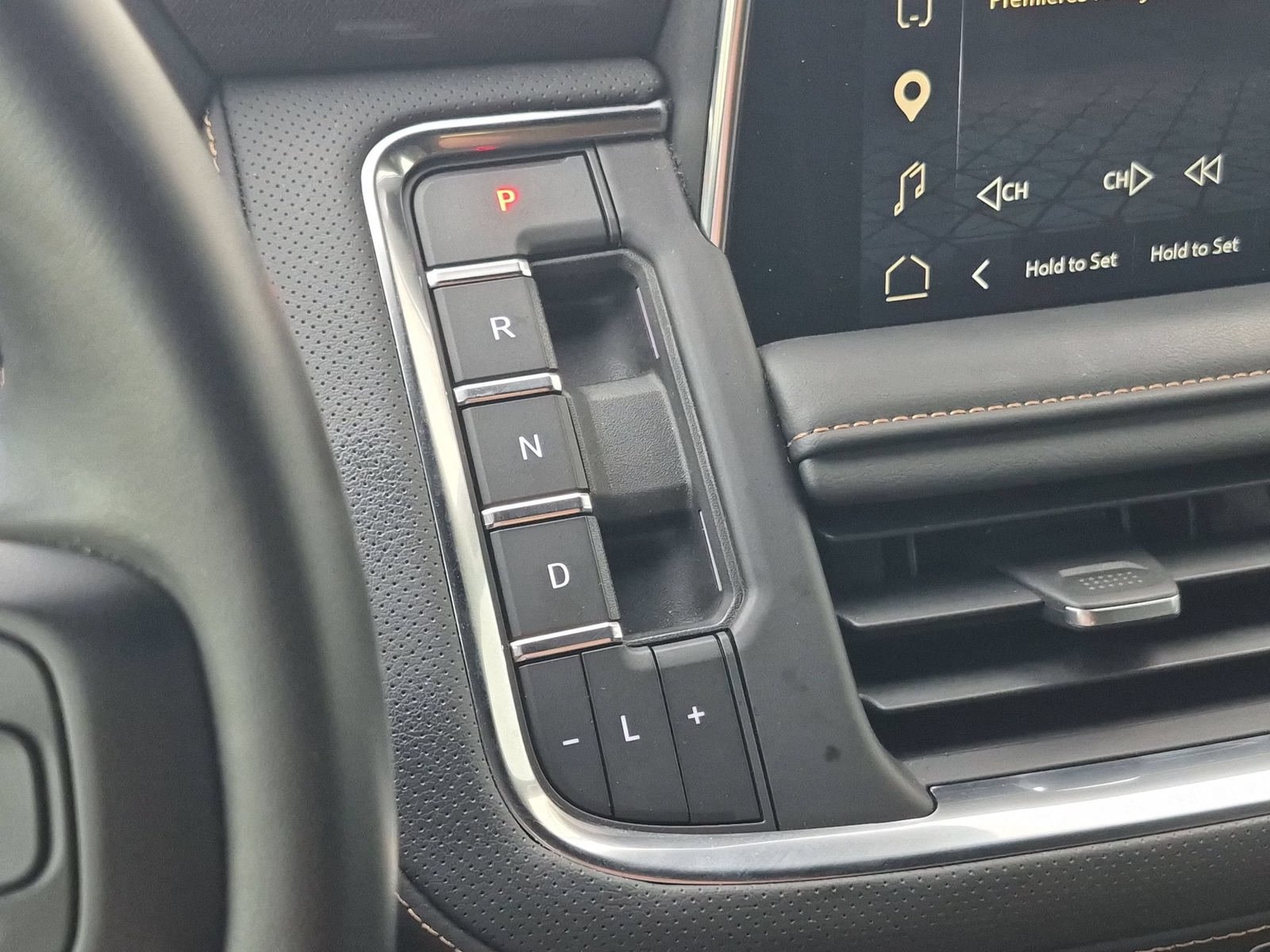 Used 2023 GMC Yukon AT4 w/ LPO, Floor Liner Package AWD/4WD image 22