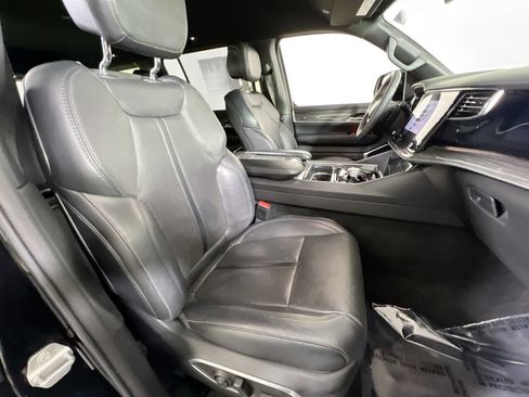 Used 2022 Jeep Wagoneer Series II image 30