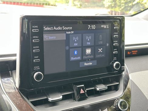 Used 2020 Toyota Corolla SE FWD image 17