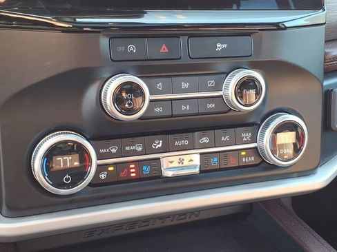 Used 2024 Ford Expedition Limited image 21