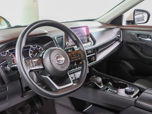 Used 2023 Nissan Rogue SV AWD/4WD image 22