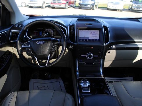 Used 2020 Ford Edge Titanium w/ Equipment Group 301A AWD/4WD image 10