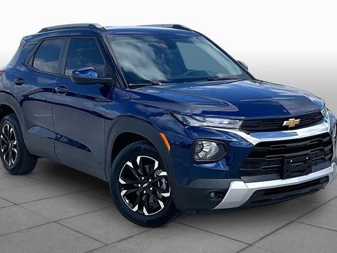 Used 2023 Chevrolet TrailBlazer LT w/ Convenience Package FWD image 2