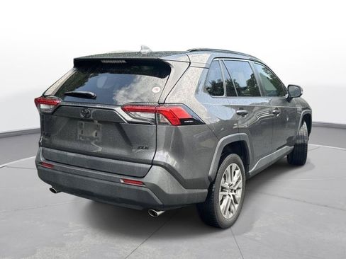 Used 2022 Toyota RAV4 XLE Premium FWD image 6