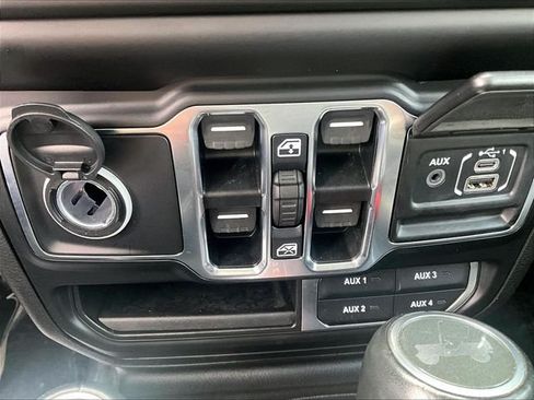 Used 2021 Jeep Wrangler Unlimited Sahara w/ Uconnect 4C Nav & Sound Group AWD/4WD image 27