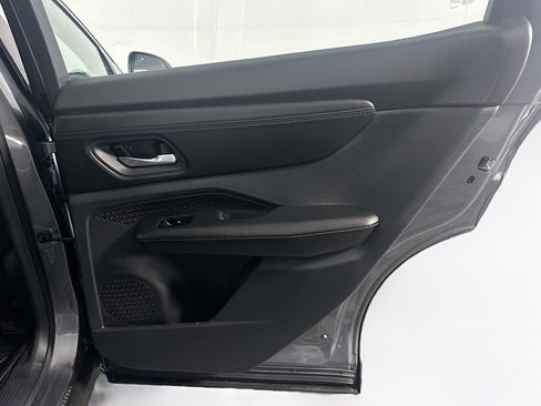 Used 2023 Nissan Ariya FWD image 31