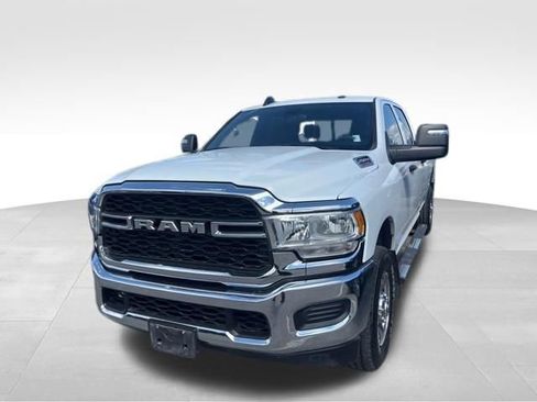 Used 2024 RAM 2500 Tradesman w/ Chrome Appearance Group AWD/4WD image 2