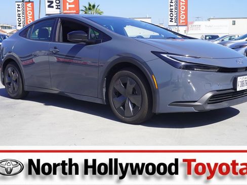 Used 2025 Toyota Prius LE FWD image 1