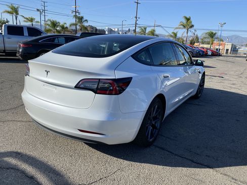 Used 2021 Tesla Model 3 Standard Range Plus RWD image 9