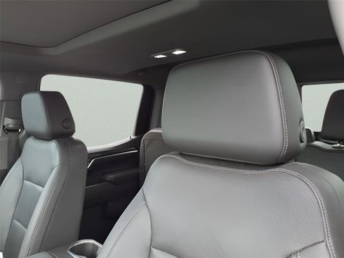 Used 2022 Chevrolet Silverado 1500 LTZ w/ LTZ Premium Package image 17