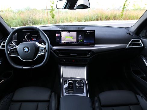 Used 2026 BMW 330i xDrive Sedan AWD/4WD image 30