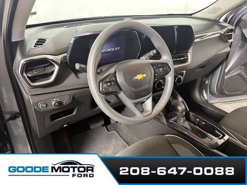 Used 2025 Chevrolet TrailBlazer LT AWD/4WD image 8