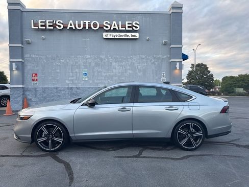 Used 2024 Honda Accord Sport image 4