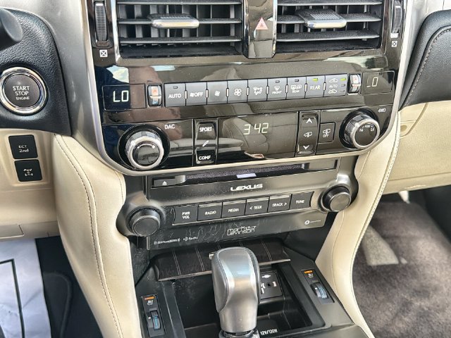 Used 2023 Lexus GX 460 Luxury w/ Sport Design Package AWD/4WD image 19