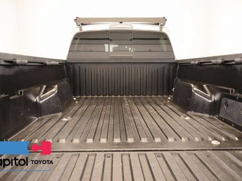 Certified 2022 Toyota Tacoma SR5 AWD/4WD image 26