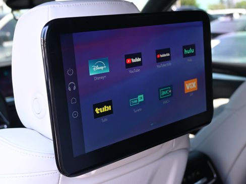 Used 2026 Cadillac Escalade Platinum Sport w/ LPO, ONYX Package image 12