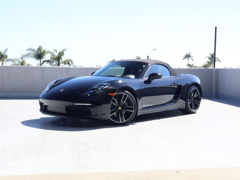 Certified 2024 Porsche 718 Boxster RWD image 1