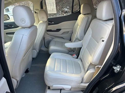 Used 2023 GMC Acadia Denali w/ Denali Ultimate Package image 24
