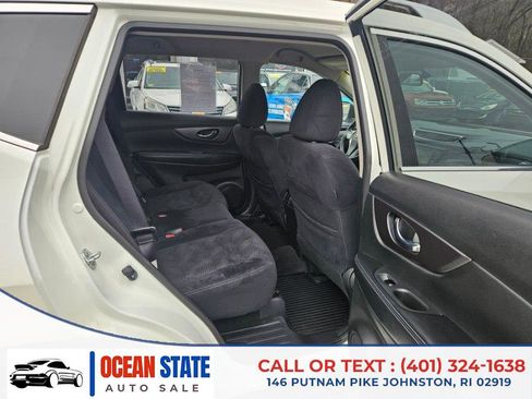 Used 2016 Nissan Rogue SV w/ SV Premium Package image 12