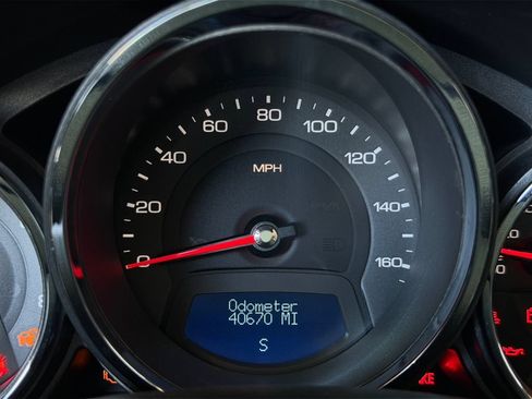 Used 2009 Cadillac CTS 3.6 w/ Wood Trim Package RWD image 19