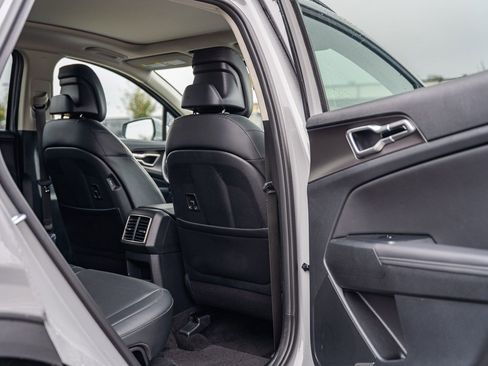 Used 2026 Kia Sportage EX w/ EX Panorama Roof Package image 13