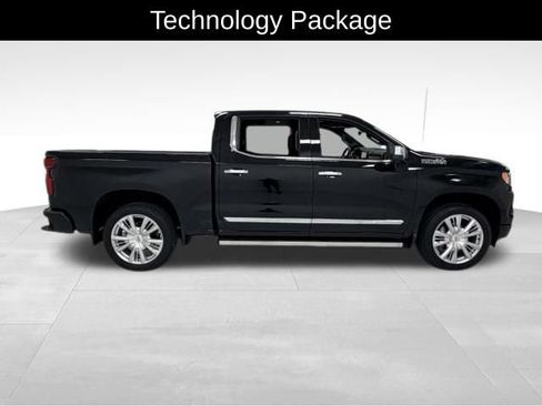 Certified 2025 Chevrolet Silverado 1500 High Country AWD/4WD image 5
