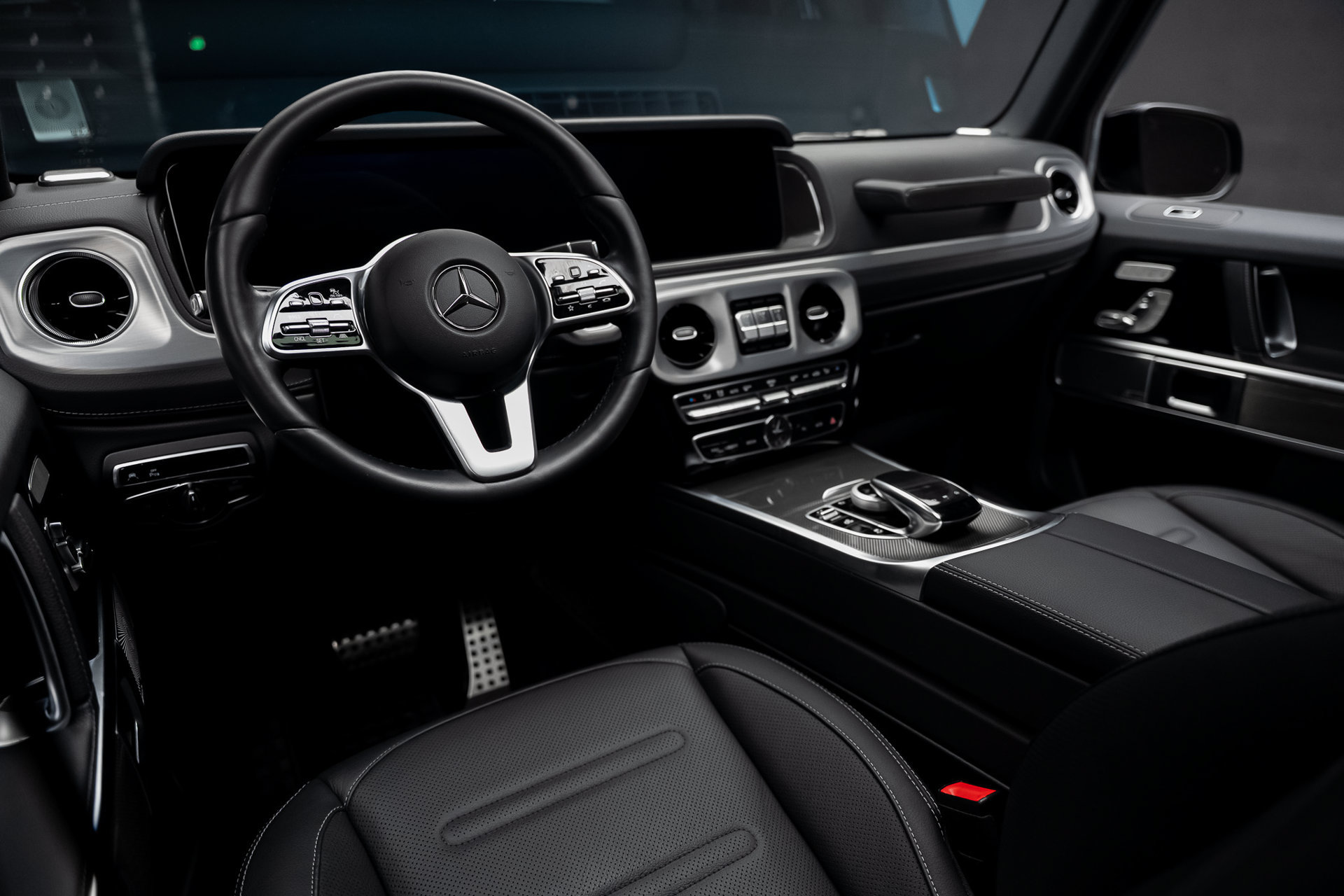 Used 2021 Mercedes-Benz G 550 image 2