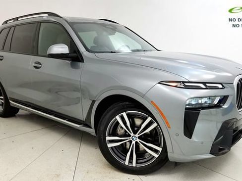 Used 2026 BMW X7 xDrive40i AWD/4WD image 16