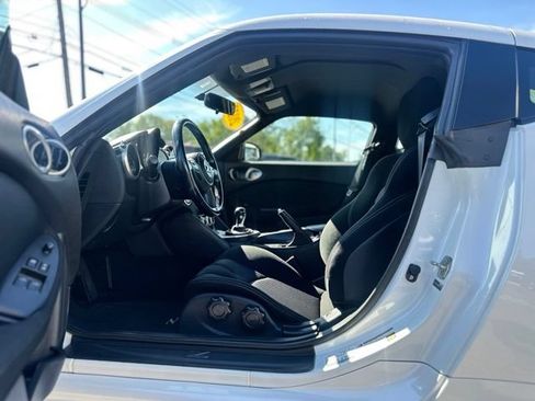Used 2013 Nissan 370Z Coupe RWD image 11