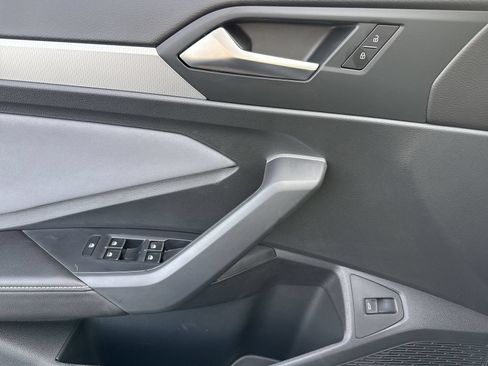 New 2026 Volkswagen Jetta SE FWD image 13