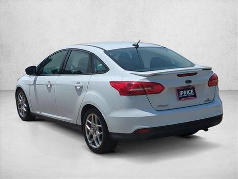 Used 2015 Ford Focus SE w/ Equipment Group 201A FWD image 8