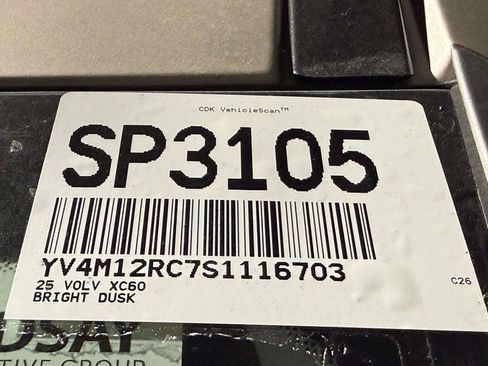 Used 2025 Volvo XC60 B5 Plus image 7