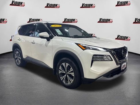 Used 2021 Nissan Rogue SV image 3
