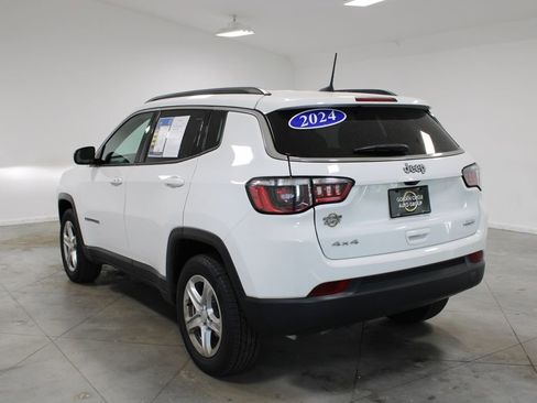 Used 2024 Jeep Compass Latitude AWD/4WD image 7