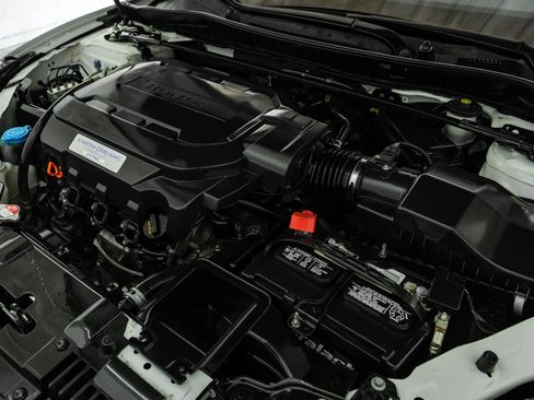 Used 2016 Honda Accord Touring image 41