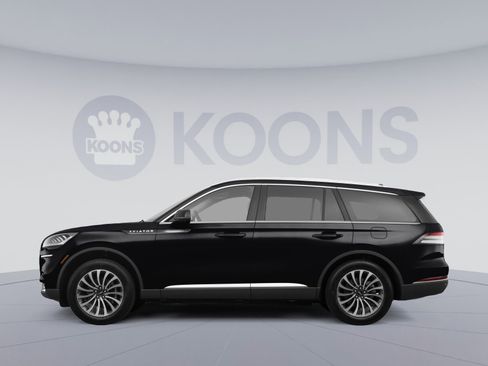 Used 2020 Lincoln Aviator Reserve w/ Equipment Group 201A image 2