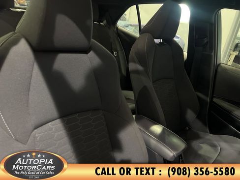 Used 2025 Toyota Corolla SE image 13