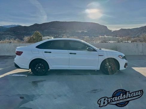 Used 2024 Volkswagen Jetta GLI 40th Anniversary Edition image 3