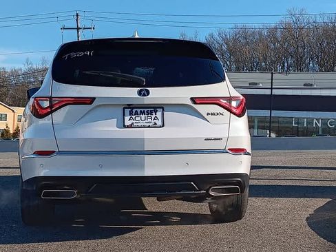 Used 2023 Acura MDX SH-AWD w/ Technology Package image 4