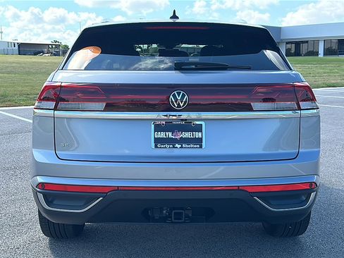 Used 2024 Volkswagen Atlas Cross Sport SE image 7