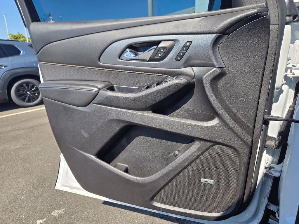 Used 2020 Chevrolet Traverse Premier w/ Redline Edition AWD/4WD image 18