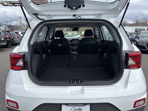 Used 2025 Hyundai Venue SEL FWD image 27
