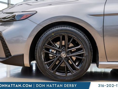 Used 2025 Toyota Camry SE FWD image 29