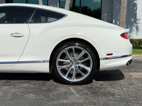 Used 2023 Bentley Continental GT Azure AWD/4WD image 32