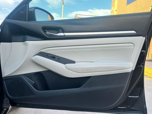 Used 2019 Nissan Altima 2.5 SV FWD image 25