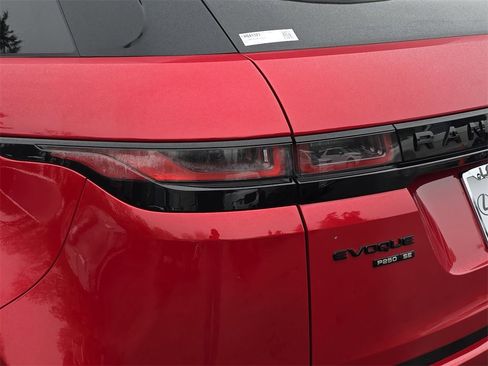 Used 2020 Land Rover Range Rover Evoque SE image 40