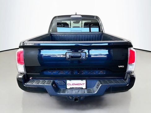 Used 2021 Toyota Tacoma TRD Sport AWD/4WD image 8