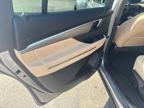Used 2026 Buick Enclave Preferred w/ Power Package FWD image 31